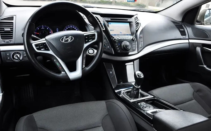 Hyundai i40 cena 36900 przebieg: 204000, rok produkcji 2013 z Pruchnik małe 742